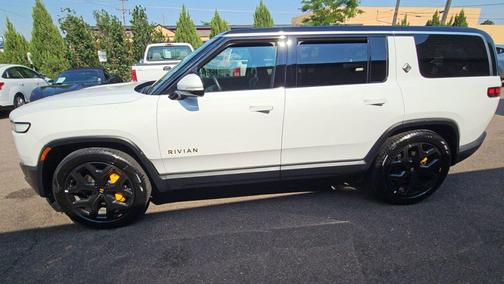 2024 Rivian R1S Adventure Quad Motor Large Pack