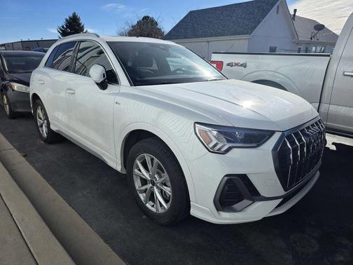 2024 Audi Q3 Premium 45 TFSI S line quattro Tiptronic