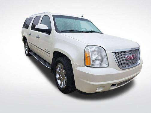 White Diamond Tricoat 2014 GMC Yukon XL Denali