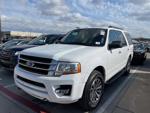 Photo 2 of 3 of 2017 Ford Expedition XLT