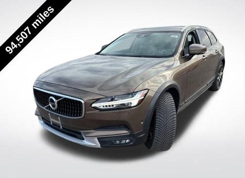 2018 Volvo V90 Cross Country T6