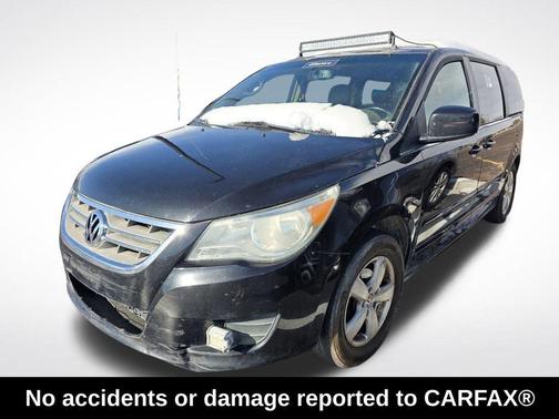 2011 Volkswagen Routan SE