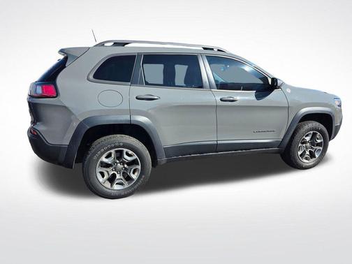Sting-Gray Clearcoat 2019 Jeep Cherokee Trailhawk