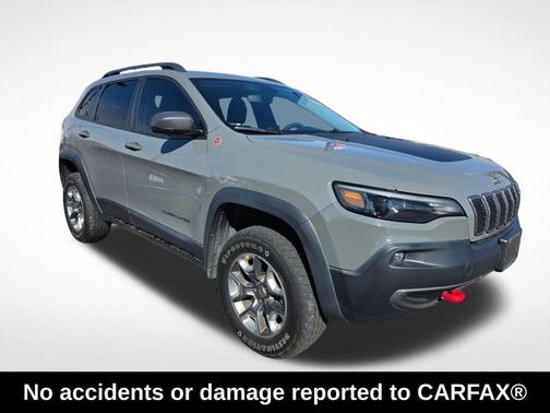 Sting-Gray Clearcoat 2019 Jeep Cherokee Trailhawk