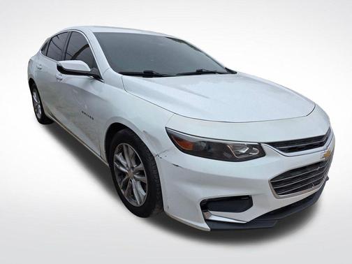 Summit White 2017 Chevrolet Malibu 1LT