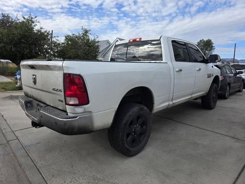 2017 RAM 2500 SLT Crew Cab 4x4 6'4' Box