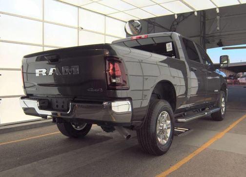 2025 RAM 2500 Big Horn Crew Cab 4x4 6'4' Box
