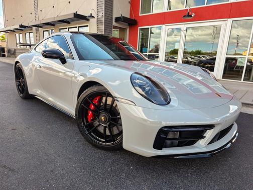 2024 Porsche 911 Carrera 4 GTS