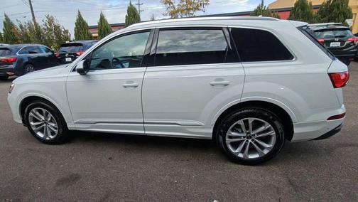2025 Audi Q7 55 Premium Plus