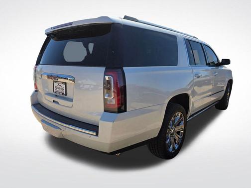 White Frost Tricoat 2016 GMC Yukon XL Denali