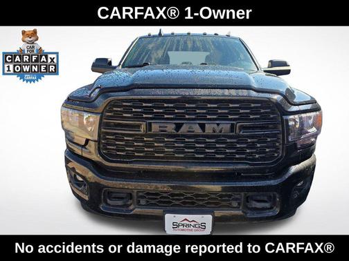 Diamond Black Crystal Pearlcoat 2022 RAM 3500 Big Horn Crew Cab 4x4 8' Box