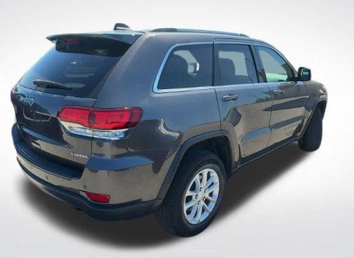 Granite Crystal Metallic Clearcoat 2021 Jeep Grand Cherokee Laredo