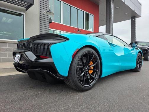 2025 McLaren Artura Performance