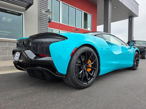 2025 McLaren Artura Performance