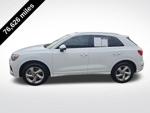 White 2022 Audi Q3 40 Premium