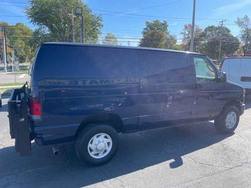 2008 Ford E350 Super Duty Base