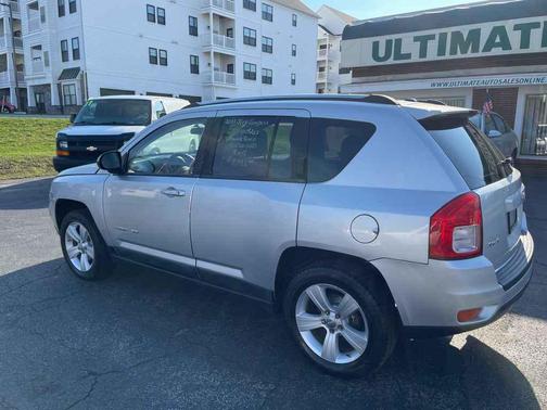 Bright Silver Metallic Clearcoat 2011 Jeep Compass Base