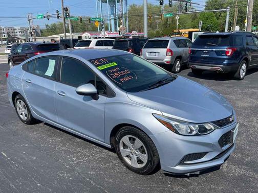Silver Ice Metallic 2017 Chevrolet Cruze LS
