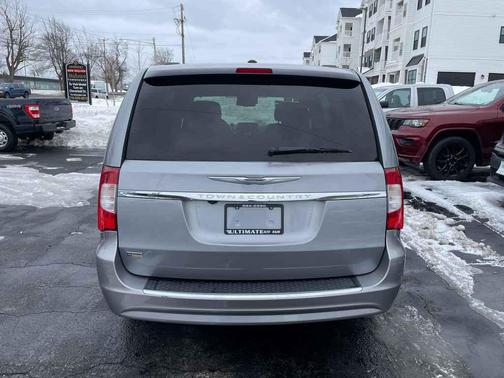 2014 Chrysler Town & Country Touring