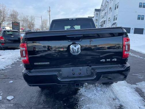 2020 RAM 2500 Big Horn Crew Cab 4x4 6'4' Box