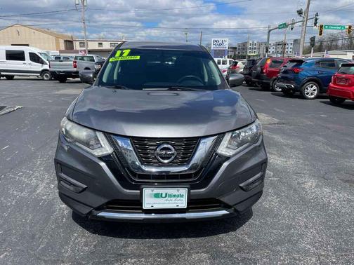 Gun Metallic 2017 Nissan Rogue SV