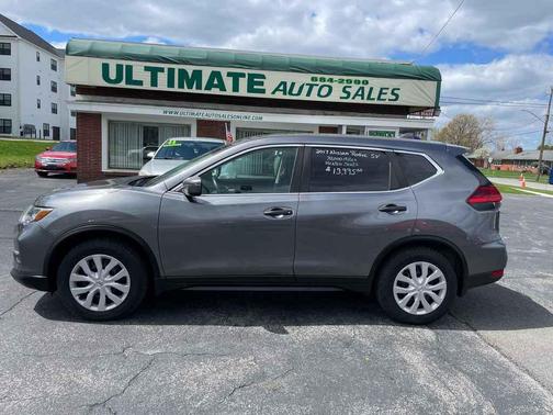 Gun Metallic 2017 Nissan Rogue SV