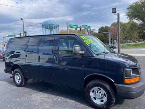 2011 Chevrolet Express 2500 LS