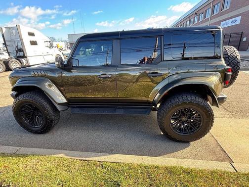 SHELTER GREEN 2024 Ford Bronco Raptor