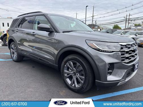 CARBONIZED GRAY METALLIC 2026 Ford Explorer Active