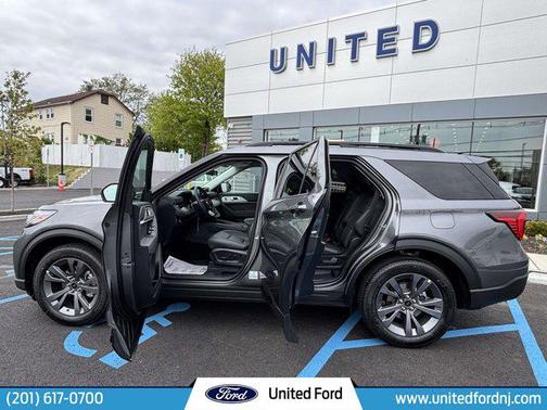 Carbonized Gray Metallic 2026 Ford Explorer Active