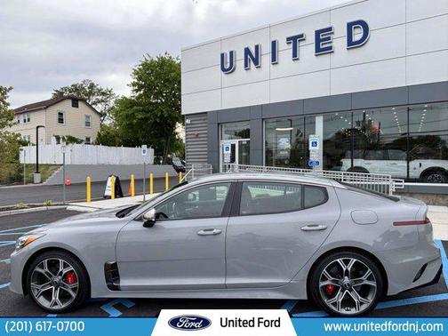 Ceramic Silver 2021 Kia Stinger GT