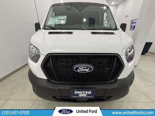 Oxford White 2026 Ford Transit-250 Base
