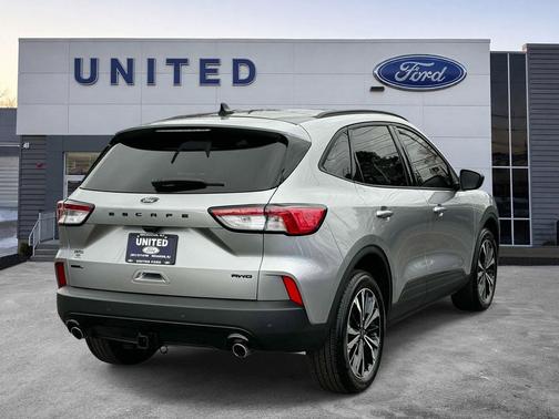 ICONIC SILVER 2022 Ford Escape SEL