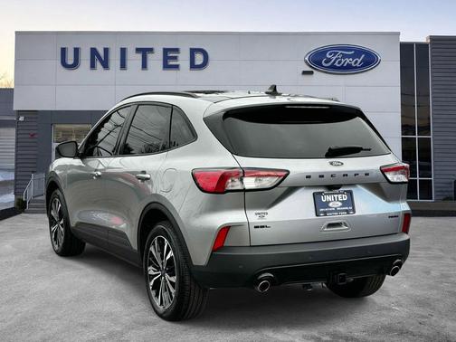 ICONIC SILVER 2022 Ford Escape SEL