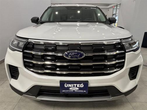 STAR WHITE MET TRI-COAT 2026 Ford Explorer Active