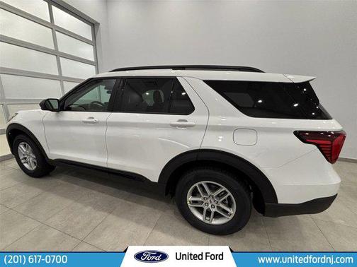 Star White Metallic Tri-Coat 2026 Ford Explorer Active