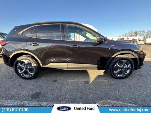 AGATE BLACK METALLIC 2026 Ford Escape ST-Line