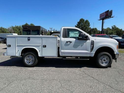 OXFORD WHITE 2023 Ford F-250 XL