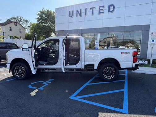 STAR WHITE 2026 Ford F-350 Platinum