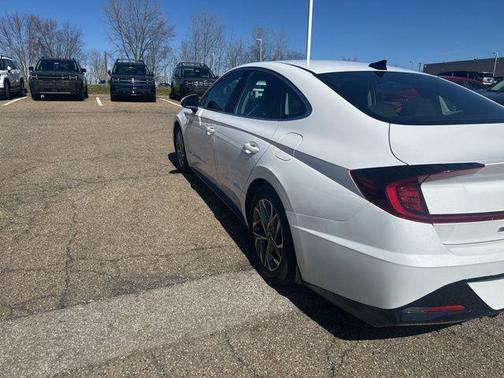 2021 Hyundai SONATA SEL