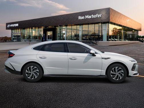 2026 Hyundai SONATA Hybrid Base