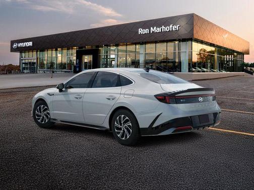 2026 Hyundai SONATA Hybrid Base