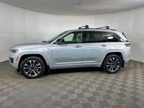 2022 Jeep Grand Cherokee 4xe Overland