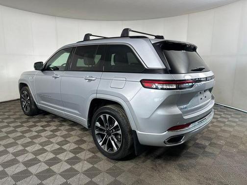 2022 Jeep Grand Cherokee 4xe Overland
