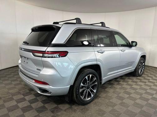 2022 Jeep Grand Cherokee 4xe Overland