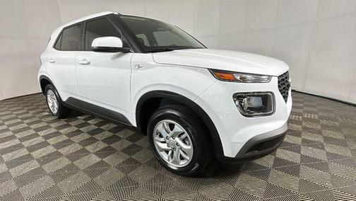 Lunar White 2024 Hyundai VENUE SE