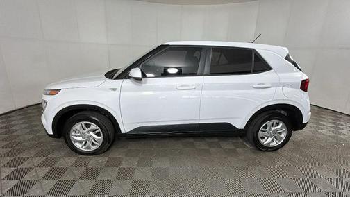Lunar White 2024 Hyundai VENUE SE