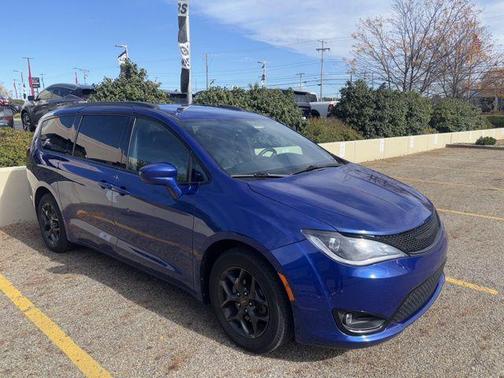 2019 Chrysler Pacifica Touring L
