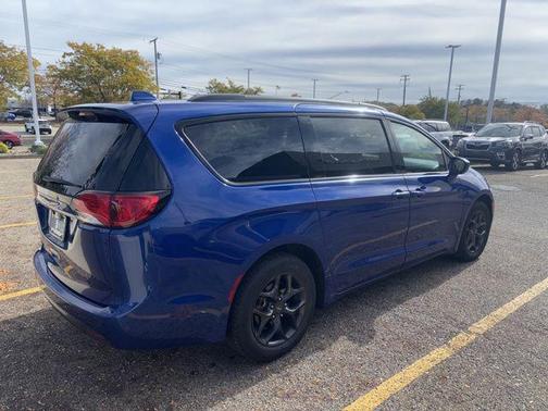 2019 Chrysler Pacifica Touring L
