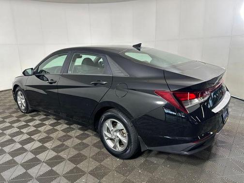 2023 Hyundai ELANTRA SE